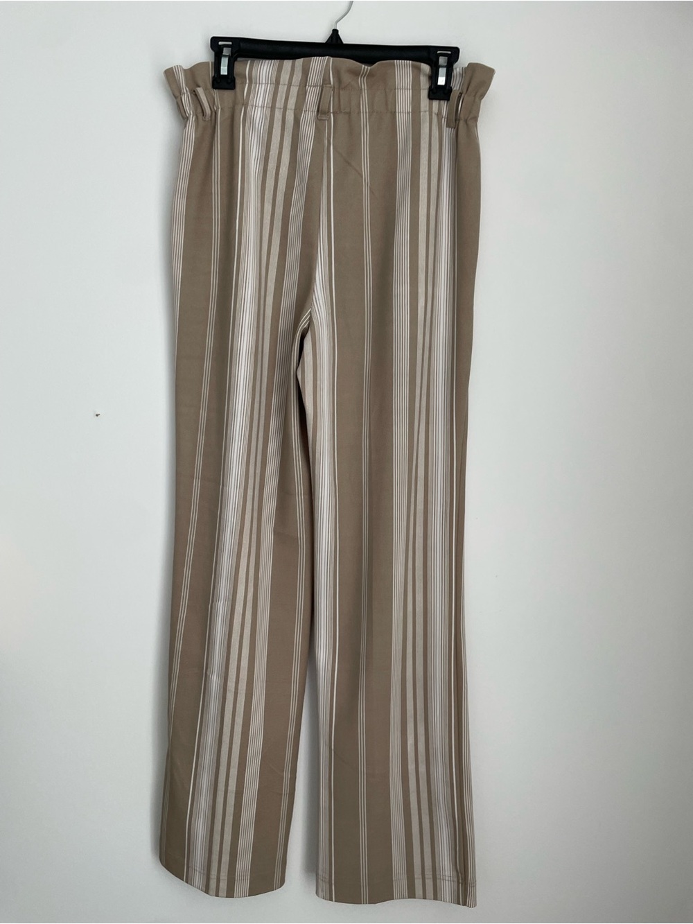 Stretchy tan and white striped high waisted pants paperbag style size M